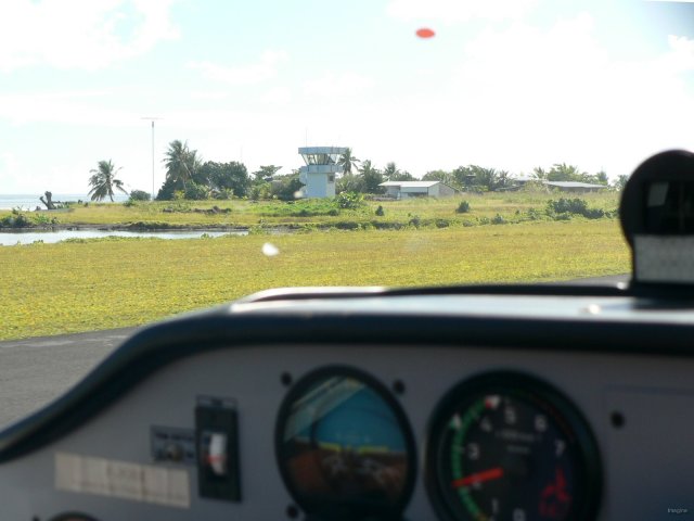 87- Roulage vers le hangar 